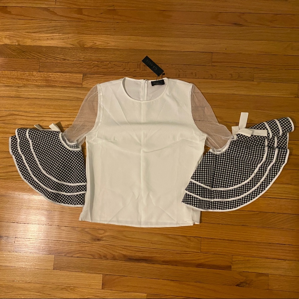 Gracia Ruffle Sleeve Top